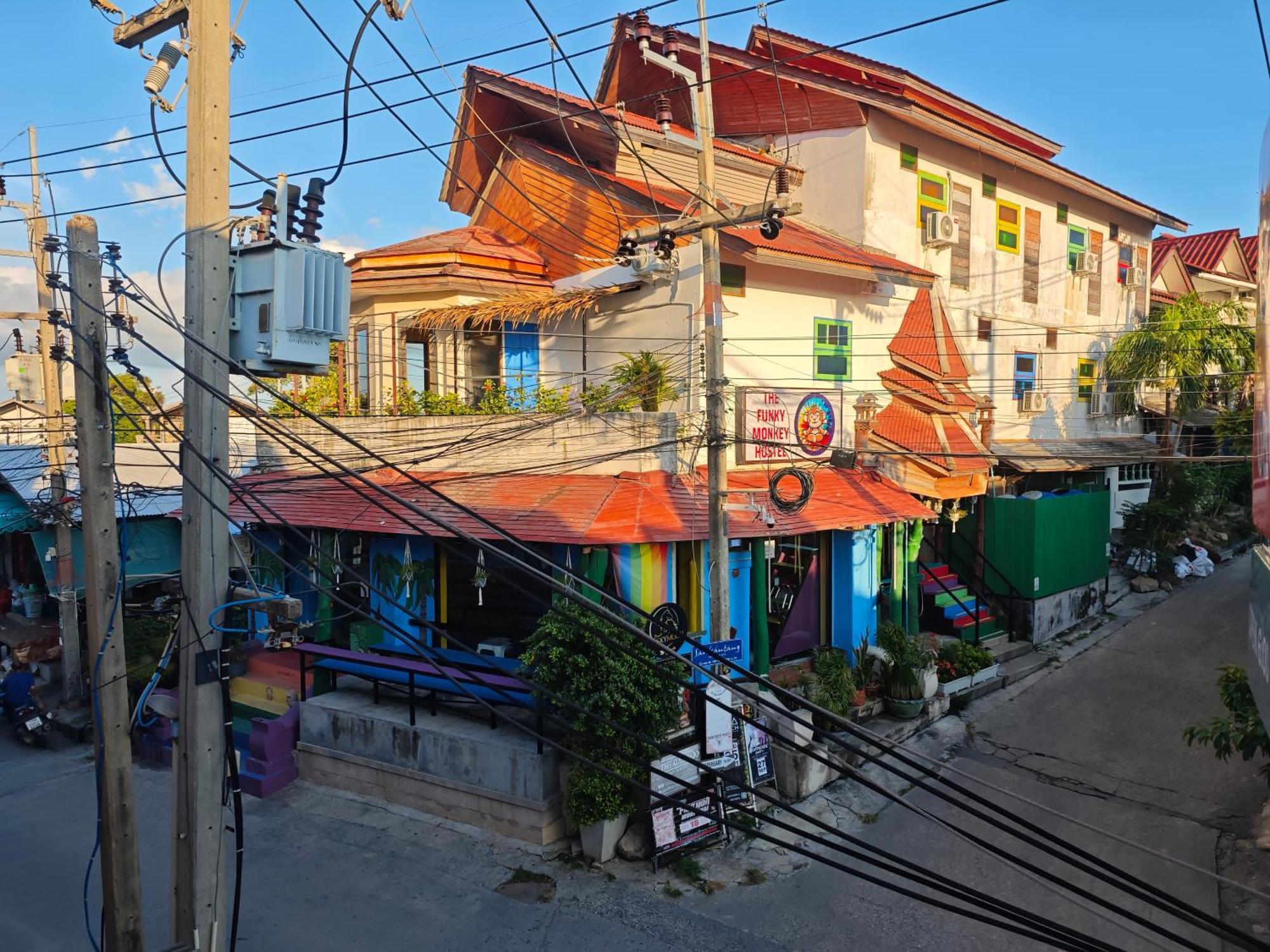 The Funky Monkey Hostel - 18 To 40 Years Old Only Haad Rin Eksteriør bilde