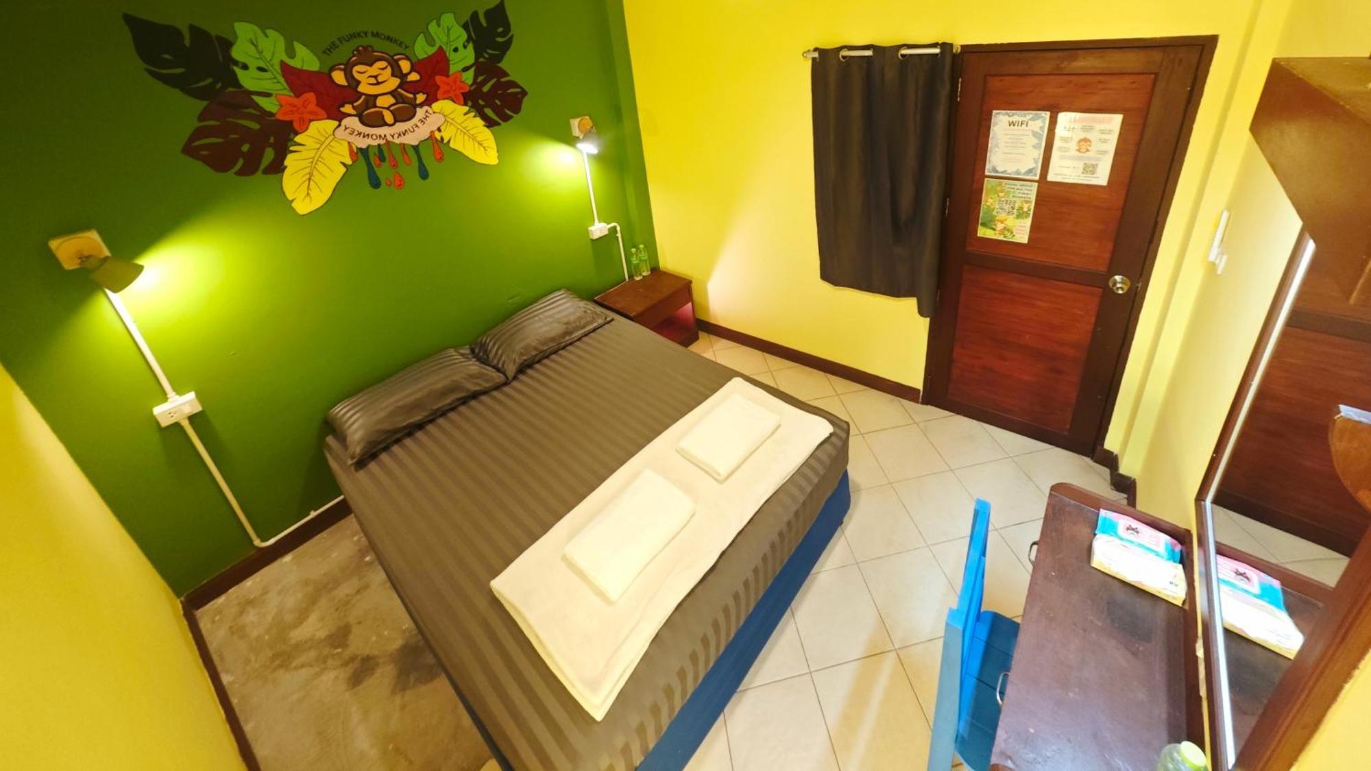 The Funky Monkey Hostel - 18 To 40 Years Old Only Haad Rin Eksteriør bilde